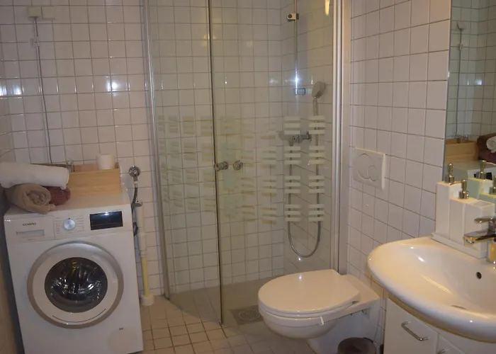 Spacious In Apartment *